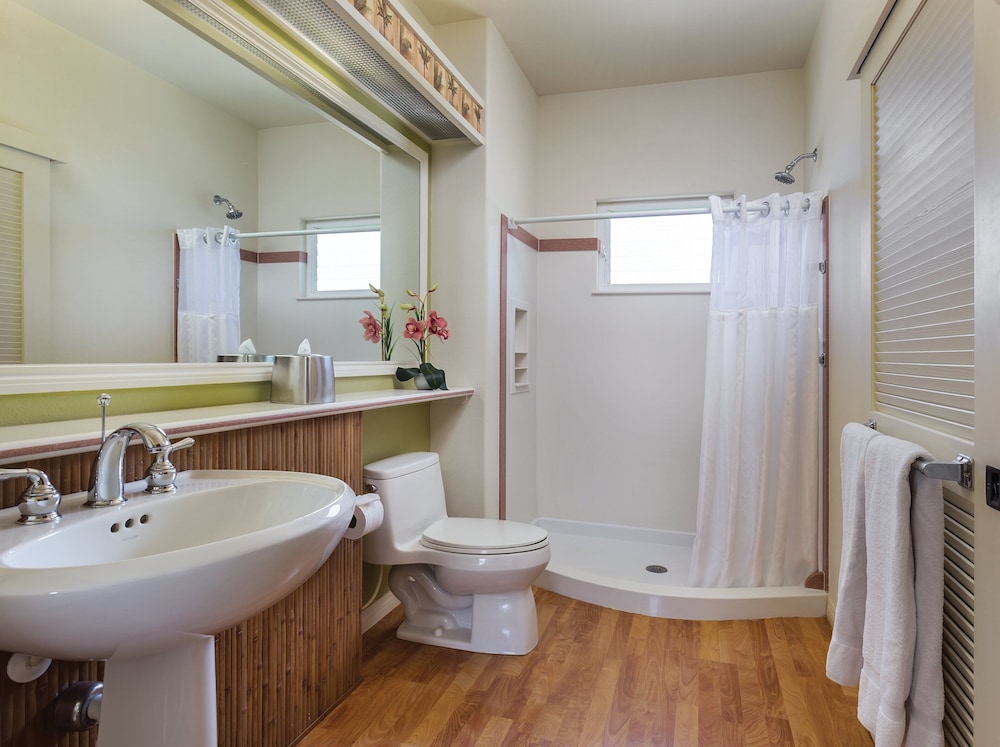 Suite, 1 Bedroom - Photo 22