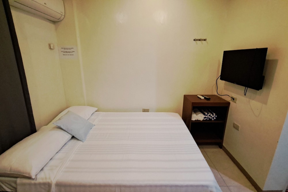 Small Room photo 2