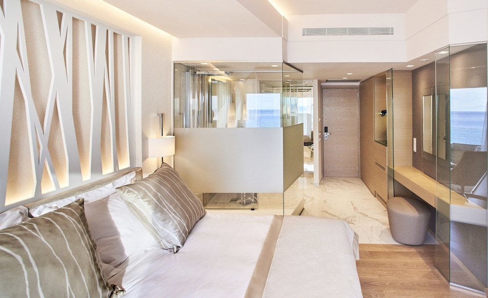 Premium Room, Garden View - Photo 5