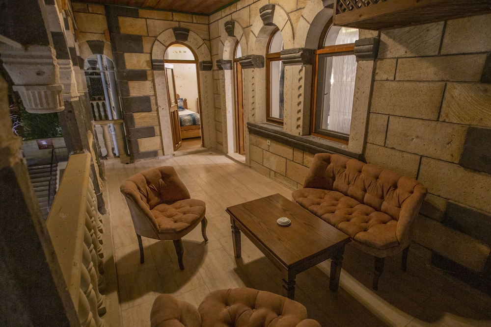 Quadruple Room - Photo 5