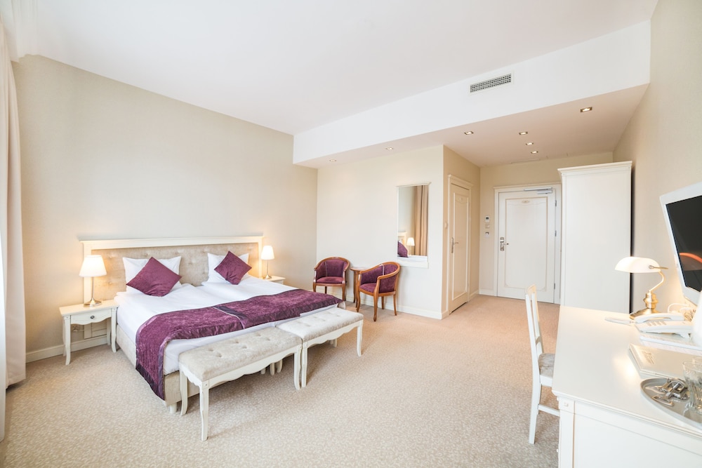 Superior Double or Twin Room, Private Bathroom photo 1
