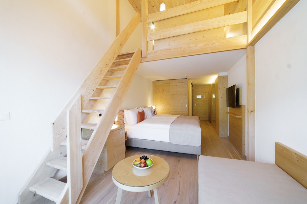 Duplex Family Room Panorama - Photo 2