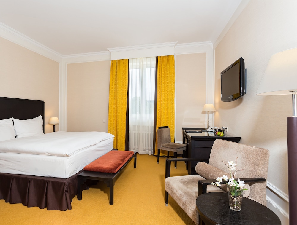 Deluxe Double or Twin Room, 1 Bedroom, Balcony - Photo 3