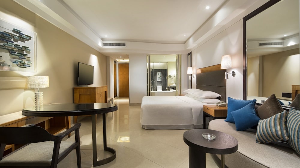 Room, 1 King Bed, Balcony, Ocean View - Photo 3