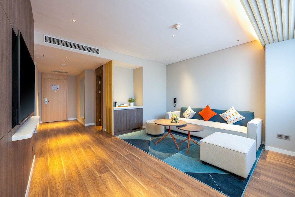 Suite, 1 Bedroom - Photo 4