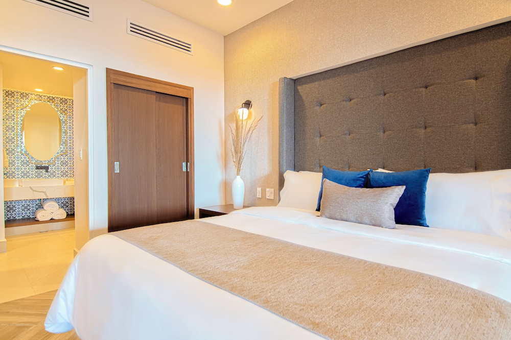Luxury Studio Suite photo 3