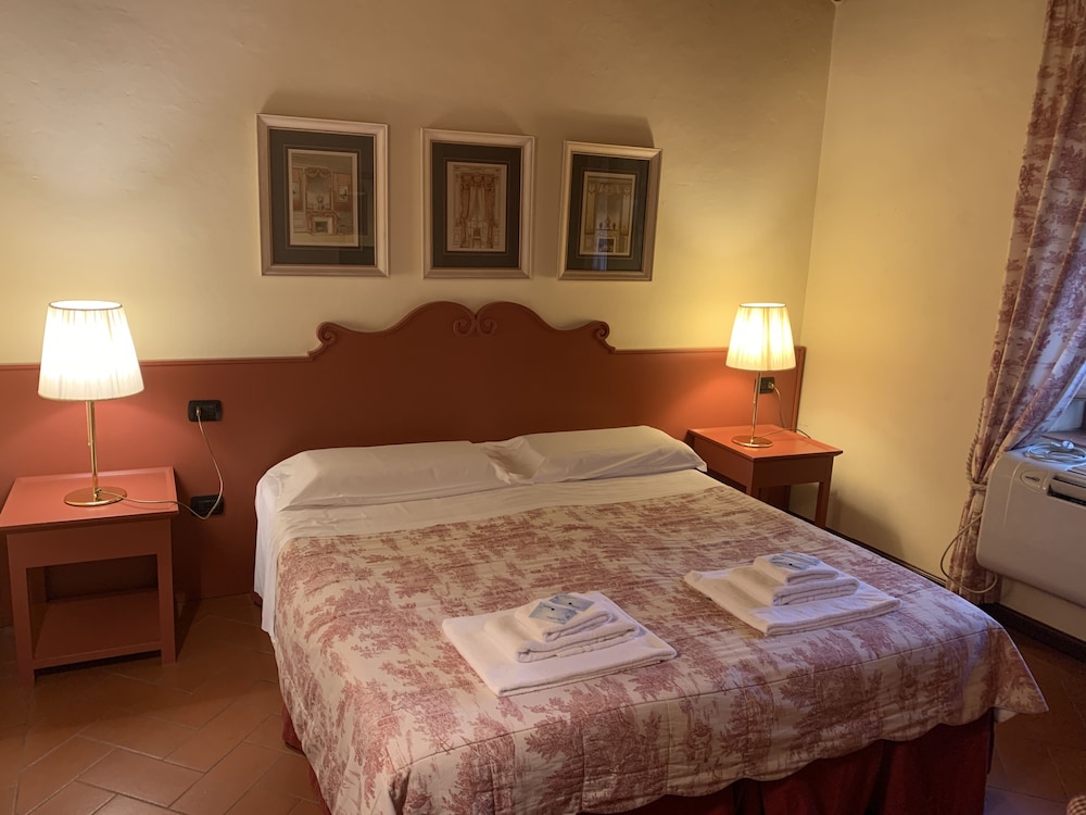 Double Or Twin Room photo 2