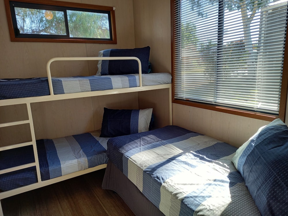 Deluxe Cabin photo 2
