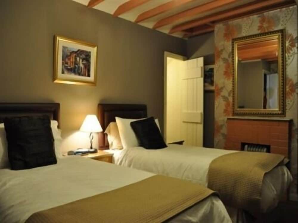 Twin Room, Ensuite photo 2
