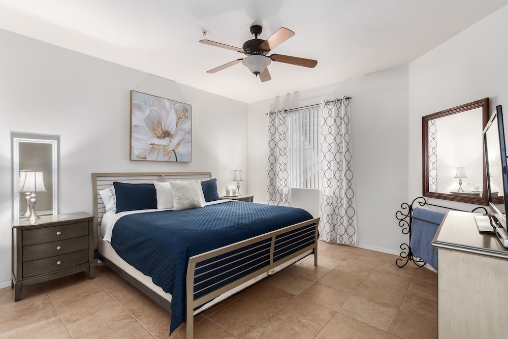 Condo, 2 Bedrooms