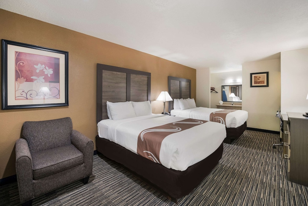 Standard Room, 2 Queen Beds, Non Smoking - Photo 1