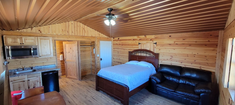 Cabin, 1 Queen Bed (Outdoorsman Cabin)