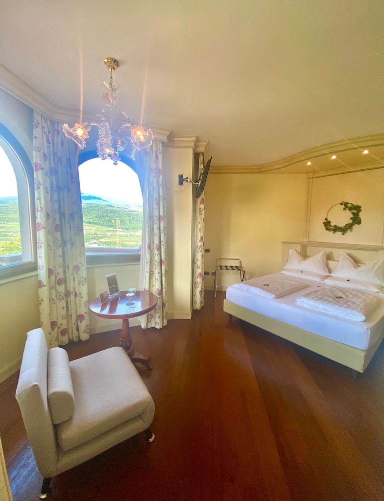 Double or Twin Room, Mountain View