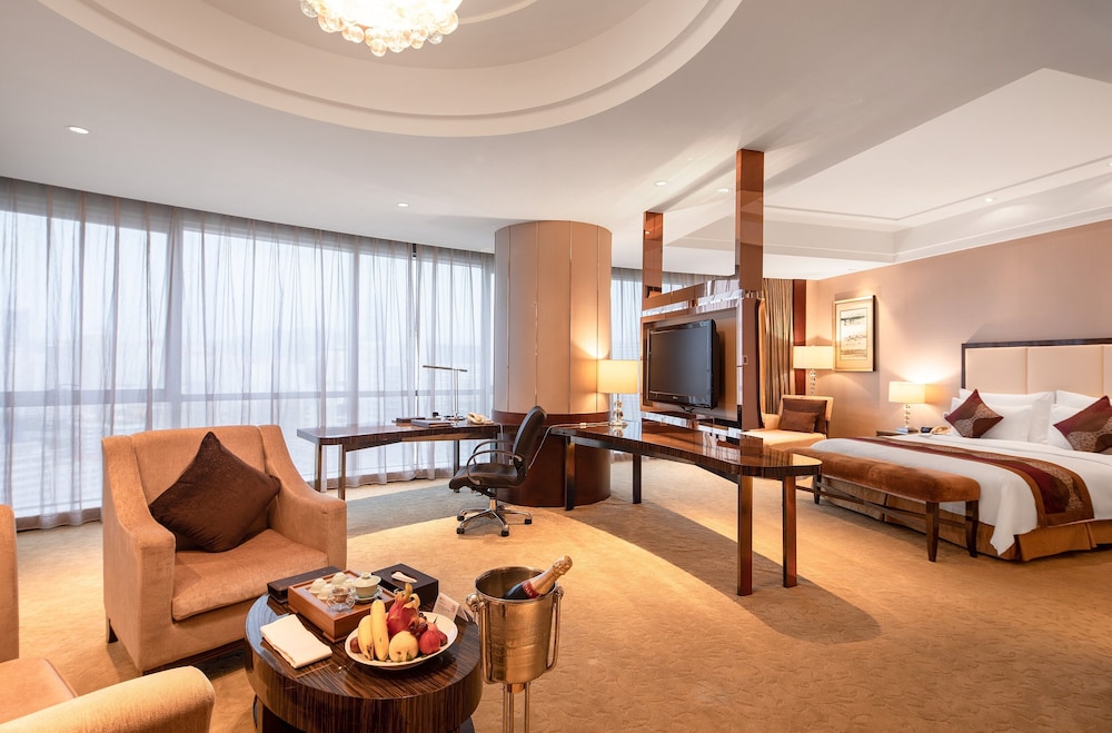 Deluxe Suite, Non Smoking - Photo 2