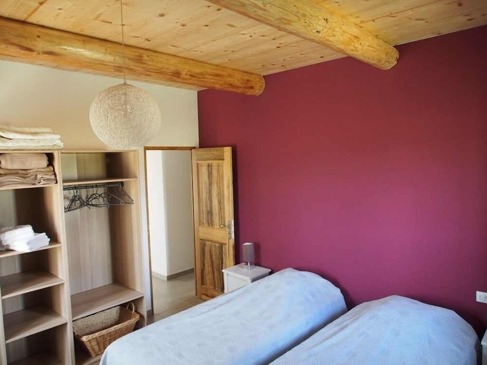 Superior Villa, Ensuite, Mountain View (Figuière) photo 2