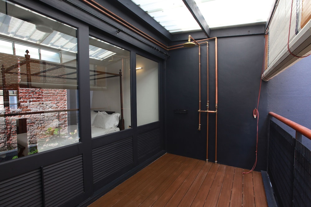 Deluxe Double Room, 1 Queen Bed, Balcony photo 3