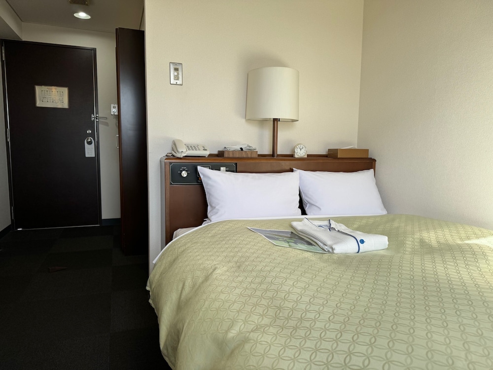 Double Room Single Use, City View