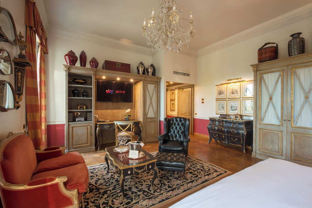 Suite - Photo 6