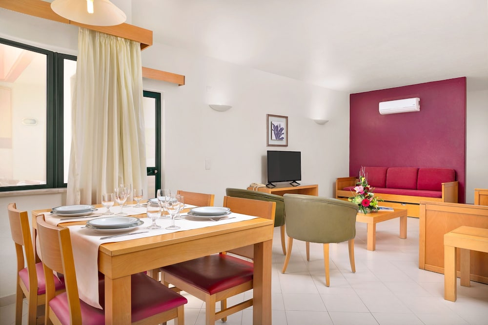 One Bedroom Club (2 adults + 2 children) - Photo 6
