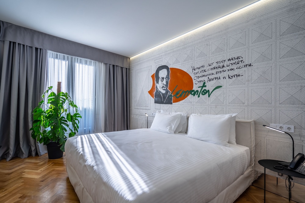 Suite - Photo 2