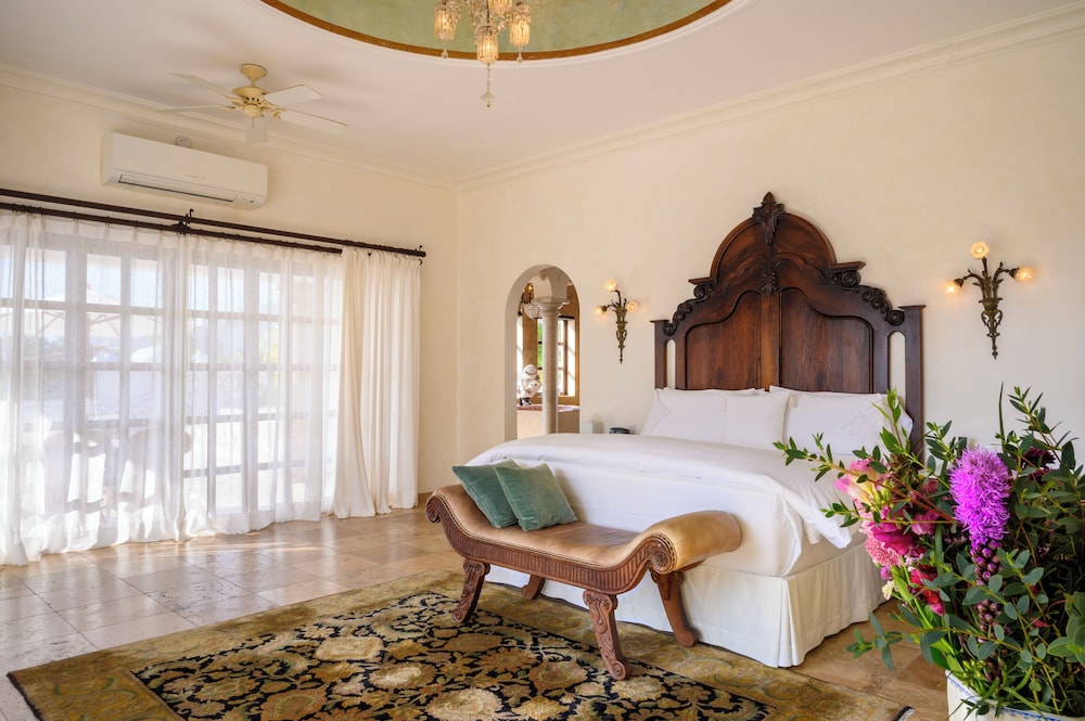 Elizabeth Taylor Suite