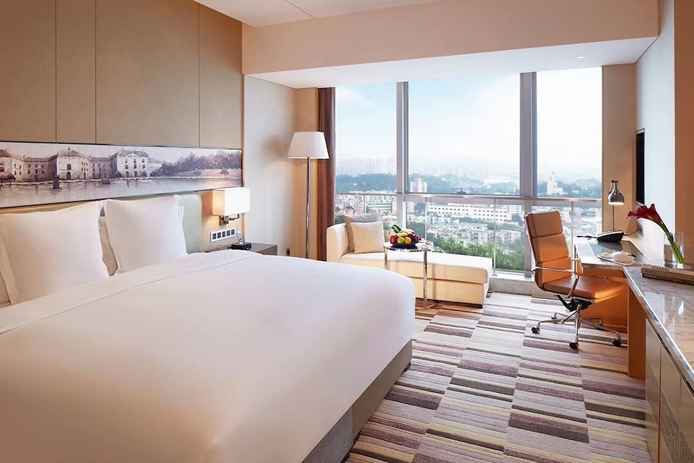 Deluxe King Room photo 1