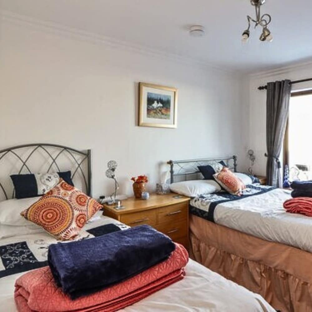 Bungalow, 6 Bedrooms photo 2