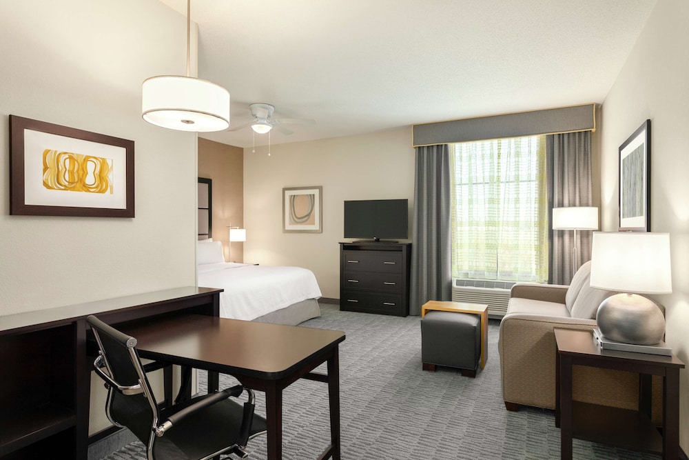 Studio, 1 King Bed, Accessible, Bathtub