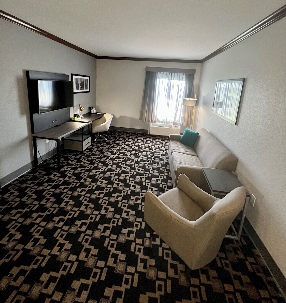 Suite, 1 King Bed, Non Smoking - Photo 12