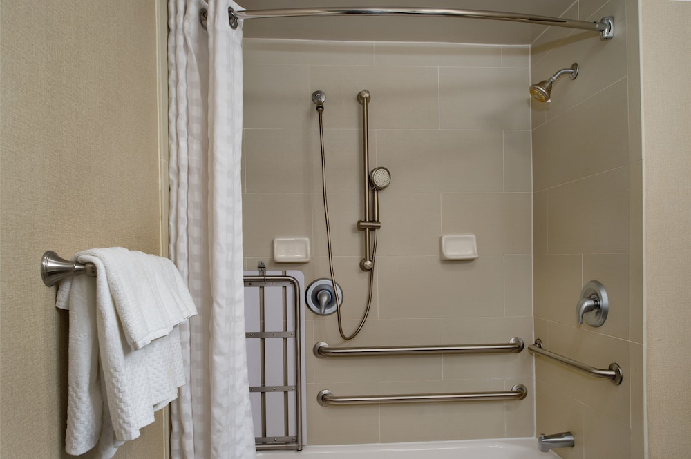 Suite, 2 Queen Beds, Accessible, Bathtub (Mobility & Hearing) - Photo 5
