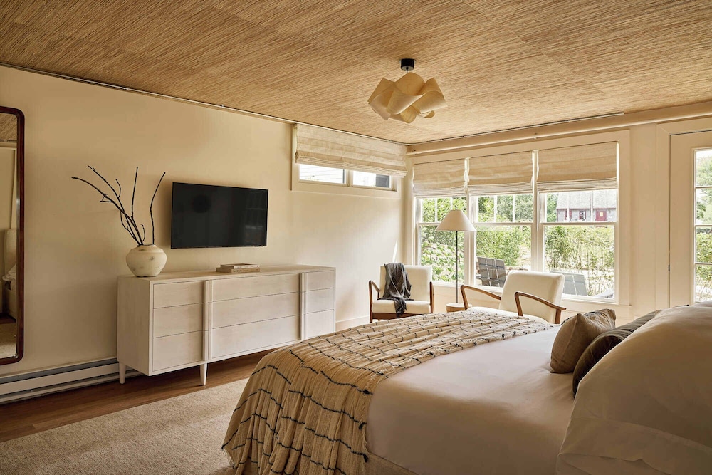 Gables Guest House Deluxe King