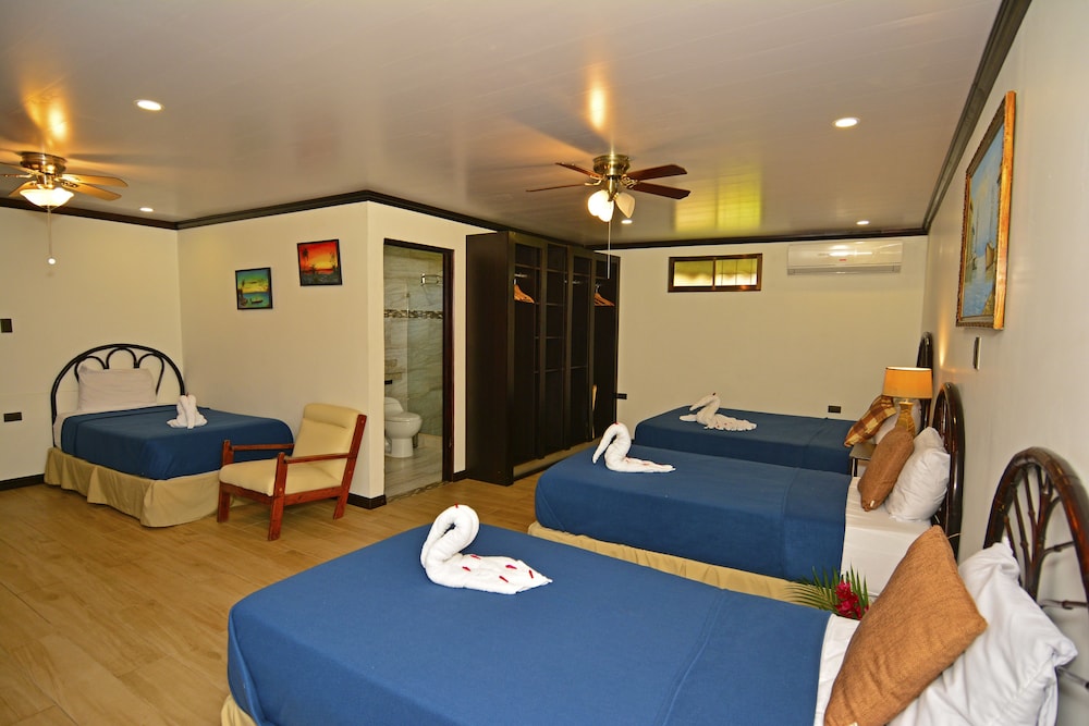 Superior Quadruple Room, 6 Bedrooms photo 3