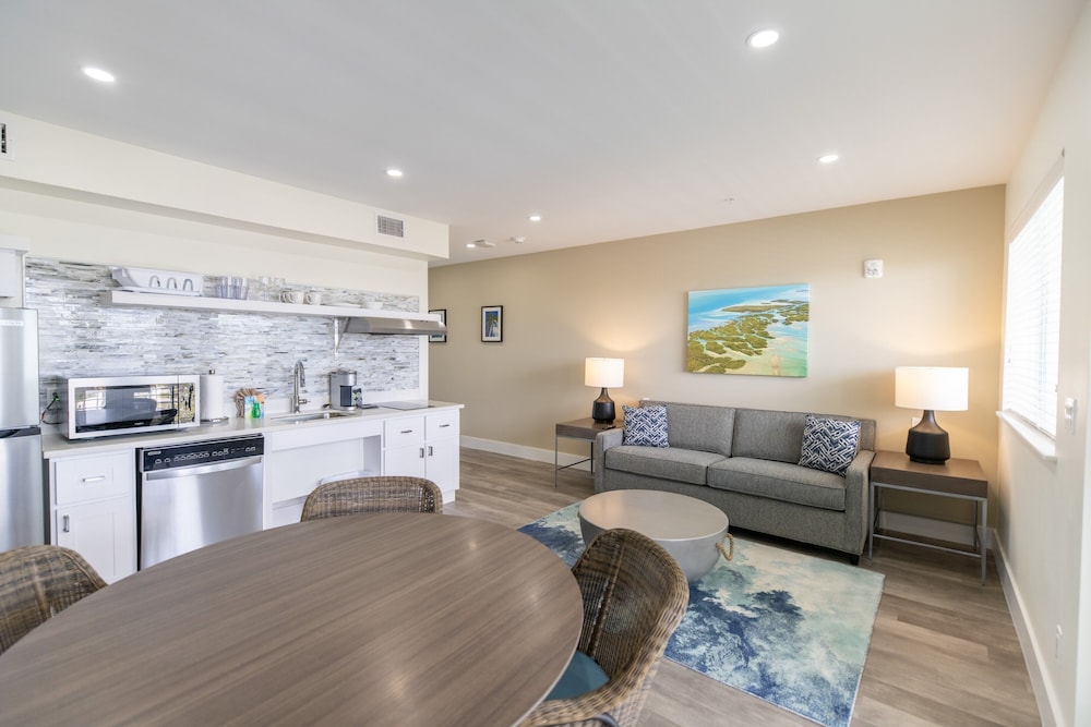 Deluxe Suite, Balcony