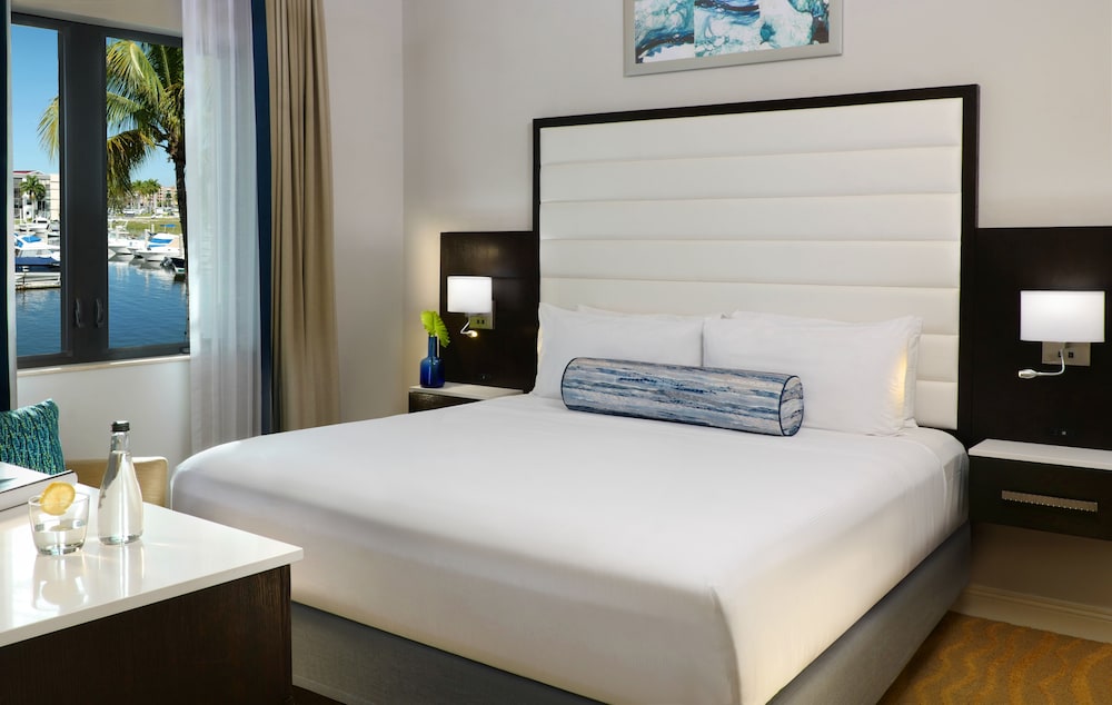 One Bedroom Suite, Accessible, Marina View photo 1