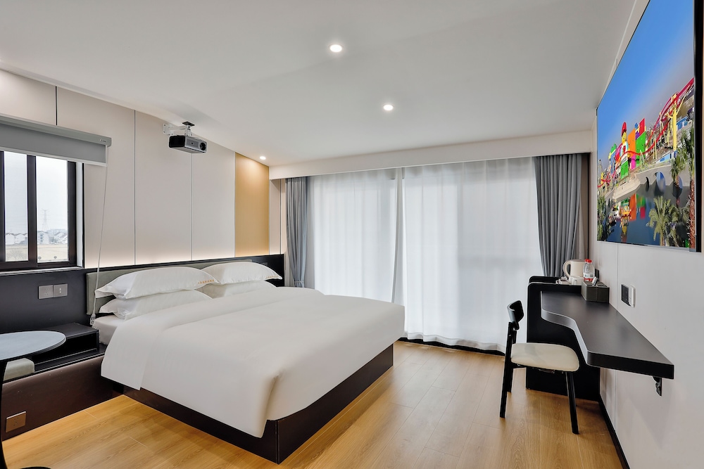 Standard Double Room, Garden View