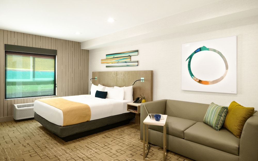 Standard Room, 1 King Bed photo 1