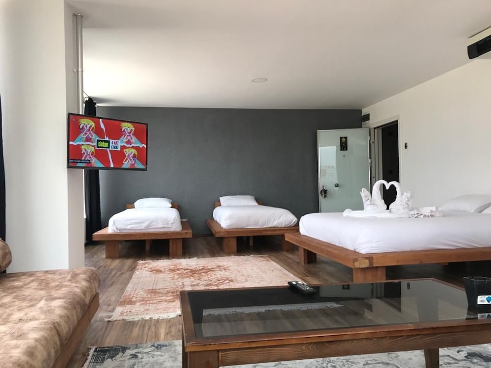 Deluxe Twin Room, City View