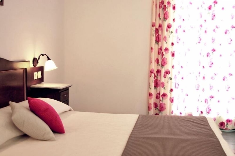Economy Double Room photo 3