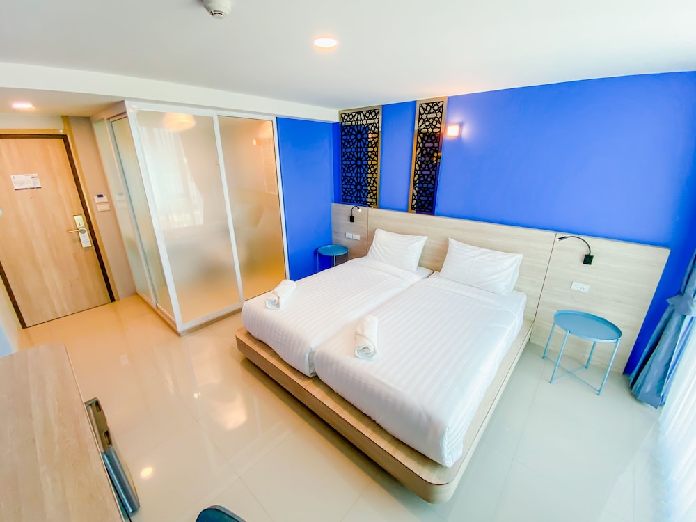 Standard Twin Room - Photo 16