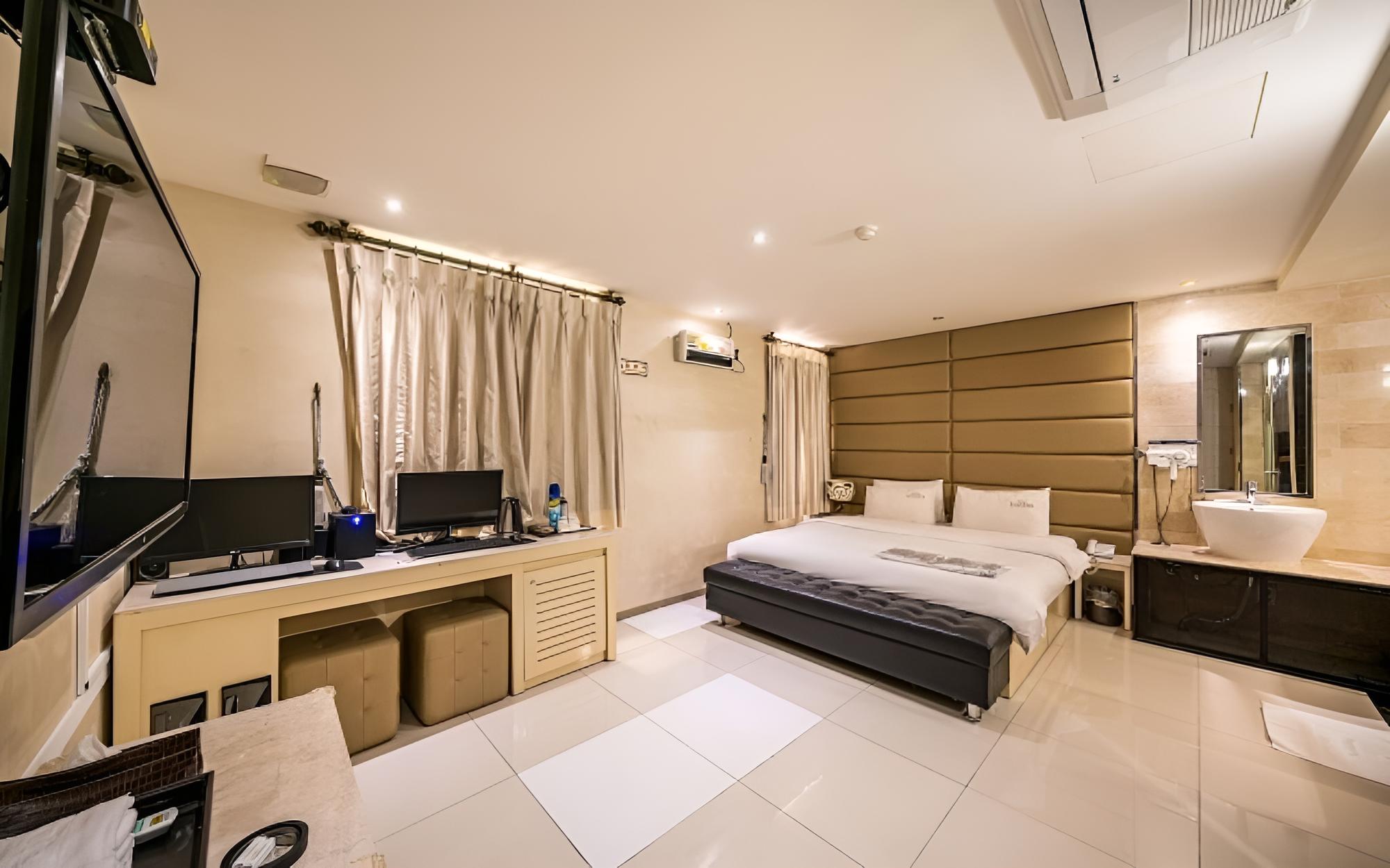 Room (Suite room superior) photo 1