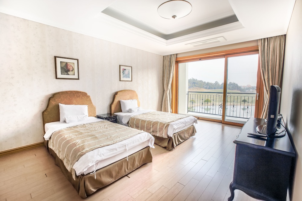 Family Room, 2 Bedrooms (1 Double & Japanese Futon)