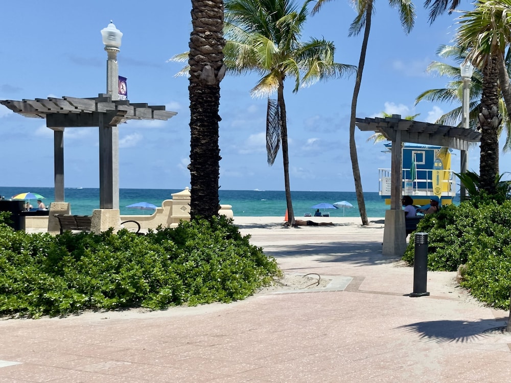 Beach Lover s Studio Apartment in Hollywood FL, Photo 15
