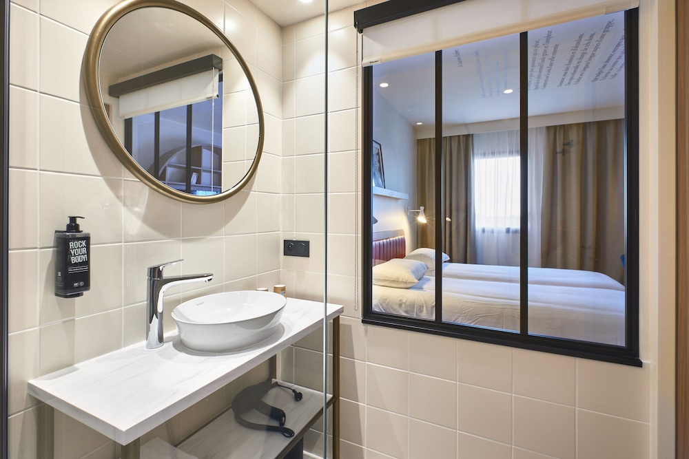 Standard Room, 2 Twin Beds photo 2