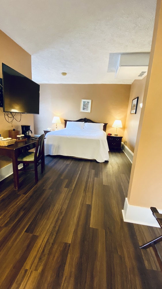 Standard Room, Multiple Beds - Photo 4