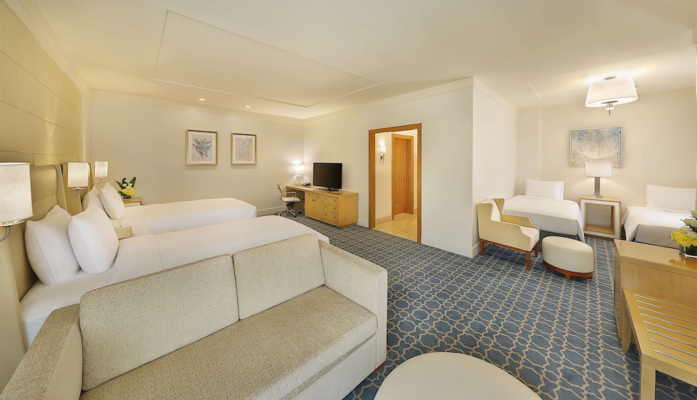 Deluxe Room, Multiple Beds, Non Smoking
