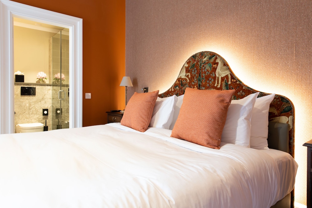 Room, 1 King Bed (Castle) - Photo 7