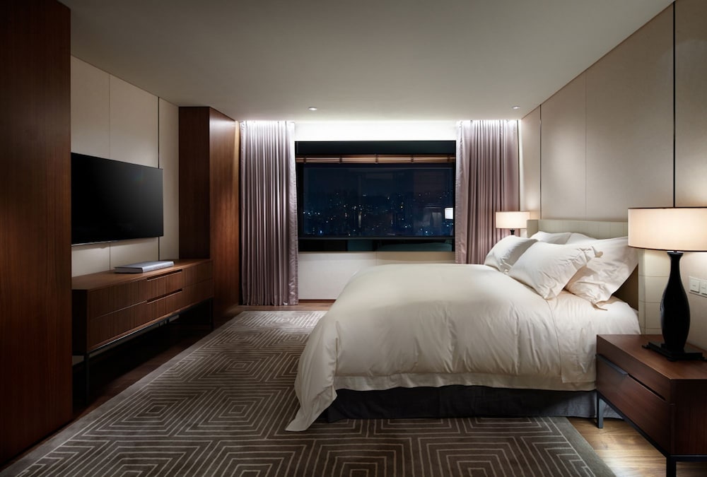 [THE SHILLA X OLIVE YOUNG] Superior Suites Double with Indoor Pool Access Only