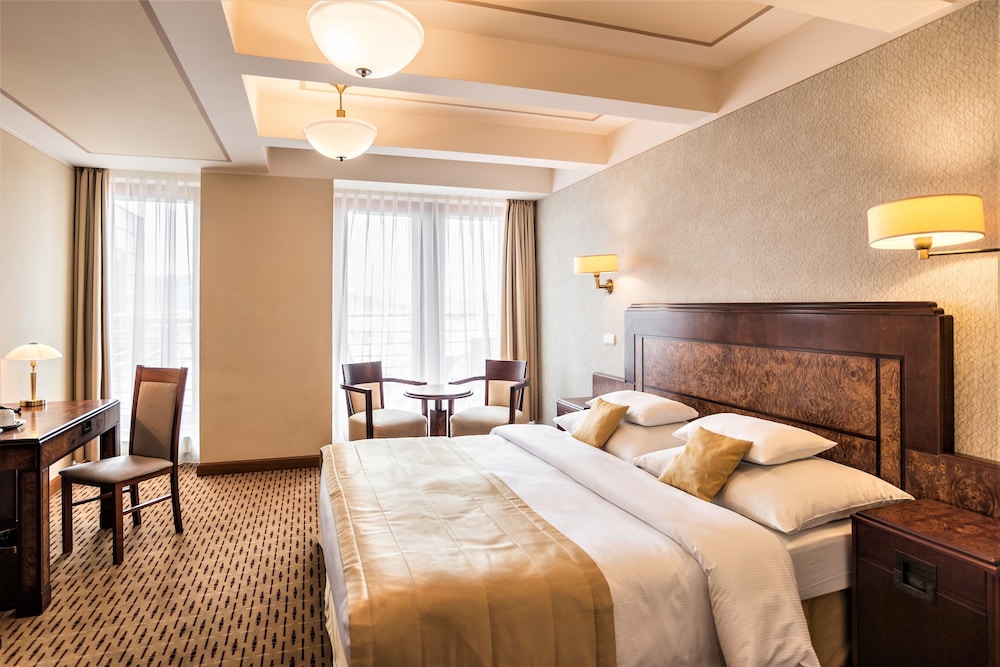 Deluxe Double Room, City View - Photo 3