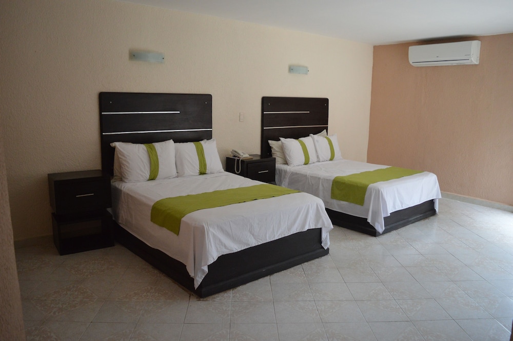 Junior Suite, 2 Double Beds photo 1