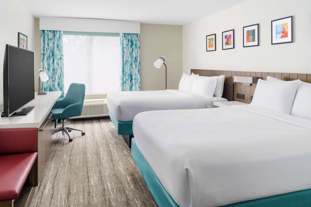 Room, 2 Queen Beds - Photo 2